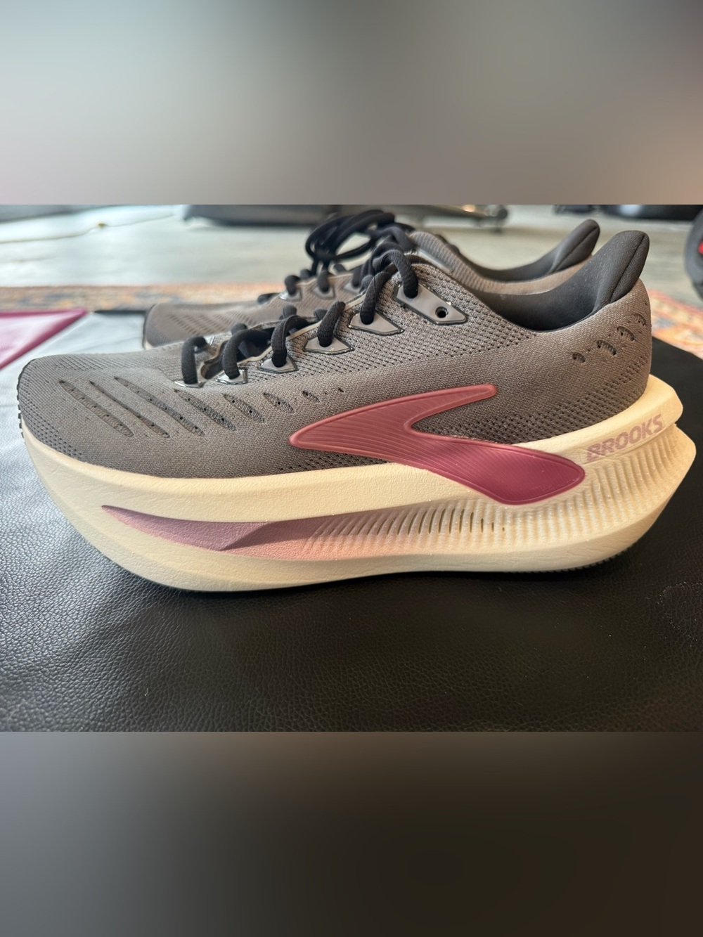 Brooks Women’s Glycerin Max 2 Running Shoes - Picture 5 of 12